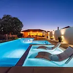My Dalmatia - Galleli With Private Pool 公寓 Galovac (Zadar)