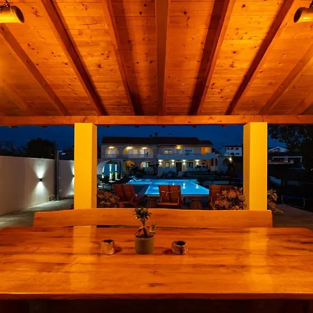 My Dalmatia - Galleli With Private Pool * Galovac