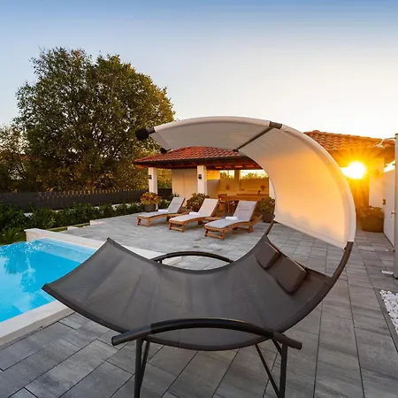 My Dalmatia - Galleli With Private Pool Galovac